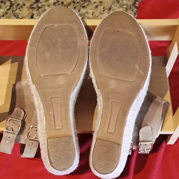 KANNA Nude Tan Suede Open Toe Wedge Double Buckle Slingback Sandals. Size 91/2. - Picture 12 of 16